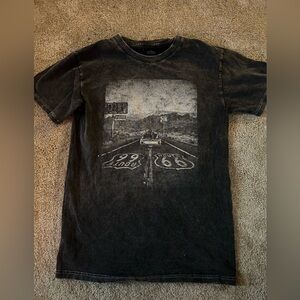 black short sleeve t-shirt
